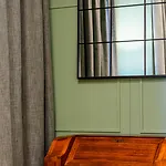 Newly Renovated Boutique Hotel Vier Jahreszeiten In The Heart Of Salzburg 4* Solnohrad