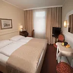 Newly Renovated Boutique Hotel Vier Jahreszeiten In The Heart Of Salzburg Hotel Salzburgo