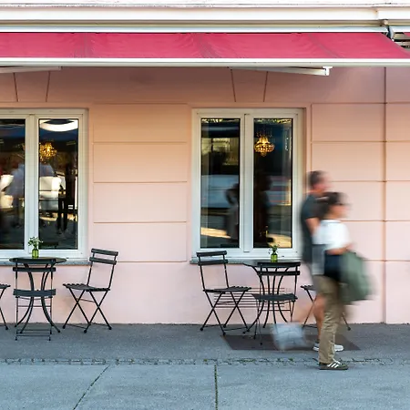 Vier Jahreszeiten Ξενοδοχείο 4*