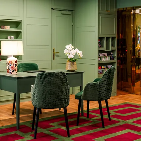 Newly Renovated Boutique Vier Jahreszeiten In The Heart Of 4*