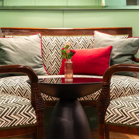 Vier Jahreszeiten Hotell 4*