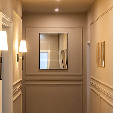 Newly Renovated Boutique Vier Jahreszeiten In The Heart Of מלון