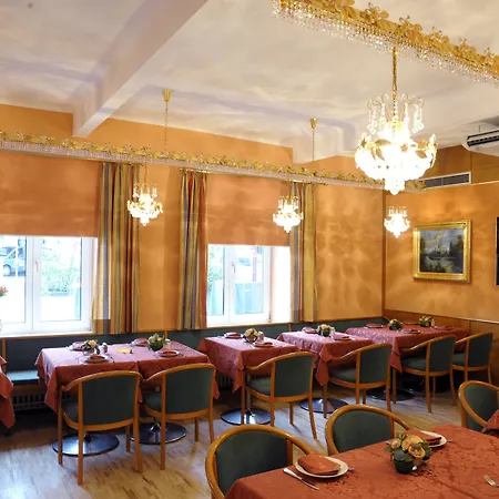 Hotell Vier Jahreszeiten 4*