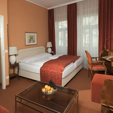 Newly Renovated Boutique Vier Jahreszeiten In The Heart Of 4*