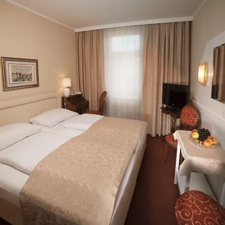 Newly Renovated Boutique Vier Jahreszeiten In The Heart Of Hotel Salzburg