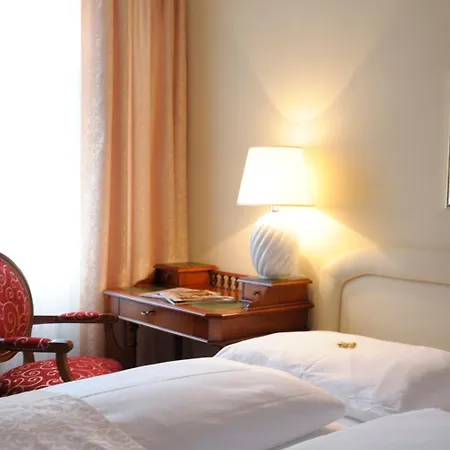 Hotell Vier Jahreszeiten 4*