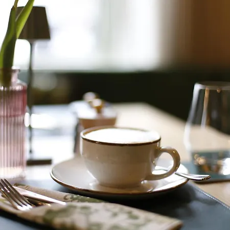 Newly Renovated Boutique Vier Jahreszeiten In The Heart Of