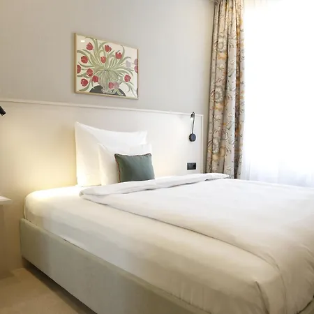 Newly Renovated Boutique Vier Jahreszeiten In The Heart Of