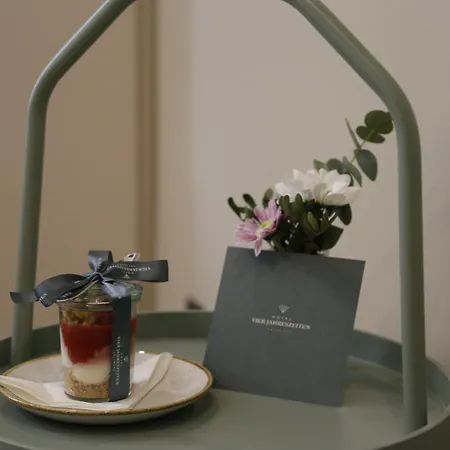 Newly Renovated Boutique Vier Jahreszeiten In The Heart Of