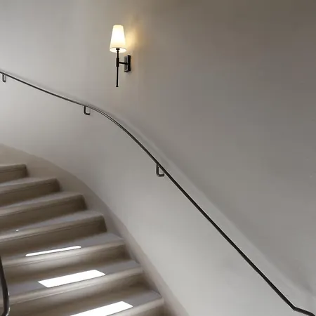 Newly Renovated Boutique Vier Jahreszeiten In The Heart Of מלון