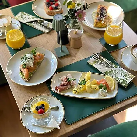 Newly Renovated Boutique Vier Jahreszeiten In The Heart Of