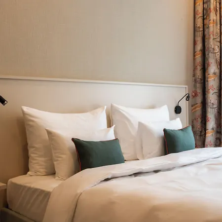 Newly Renovated Boutique Vier Jahreszeiten In The Heart Of מלון 4*