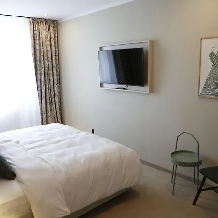 Newly Renovated Boutique Vier Jahreszeiten In The Heart Of מלון 4*