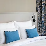 Hotel Newly Renovated Boutique Hotel Vier Jahreszeiten In The Heart Of Salzburg Solnohrad