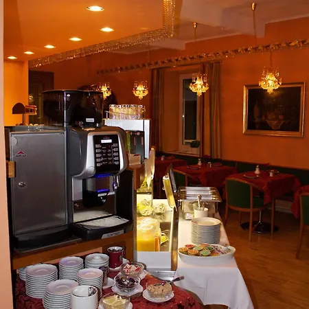 Vier Jahreszeiten Hotel 4*