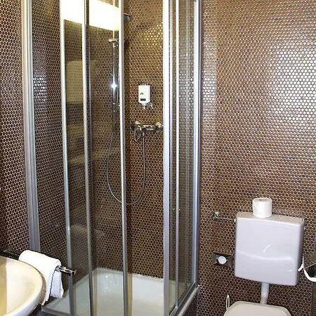 Vier Jahreszeiten Hotel 4*