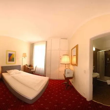 Vier Jahreszeiten Hotel