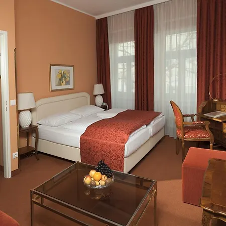 Vier Jahreszeiten Hotel